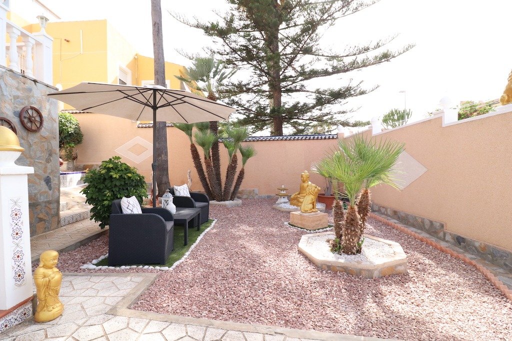 Resale - 4 Bedroom 2 Bathroom Villa in Torrevieja - Los balcones - Alicante Resale - 4 Bedroom 2 Bathroom Villa in Torrevieja - Los balcones - Alicante
