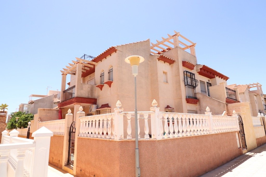 Resale - 2 Bedroom 1 Bathroom Bungalow in Orihuela Costa - Playa Flamenca - Alicante Resale - 2 Bedroom 1 Bathroom Bungalow in Orihuela Costa - Playa Flamenca - Alicante