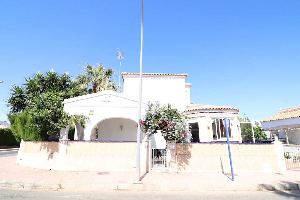 Resale - 2 Bedroom 2 Bathroom Villa in Orihuela Costa - La Florida - Alicante Resale - 2 Bedroom 2 Bathroom Villa in Orihuela Costa - La Florida - Alicante