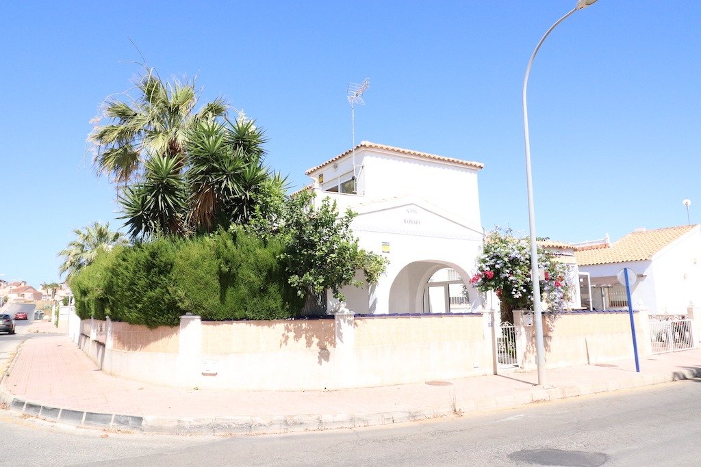 Resale - 2 Bedroom 2 Bathroom Villa in Orihuela Costa - La Florida - Alicante Resale - 2 Bedroom 2 Bathroom Villa in Orihuela Costa - La Florida - Alicante