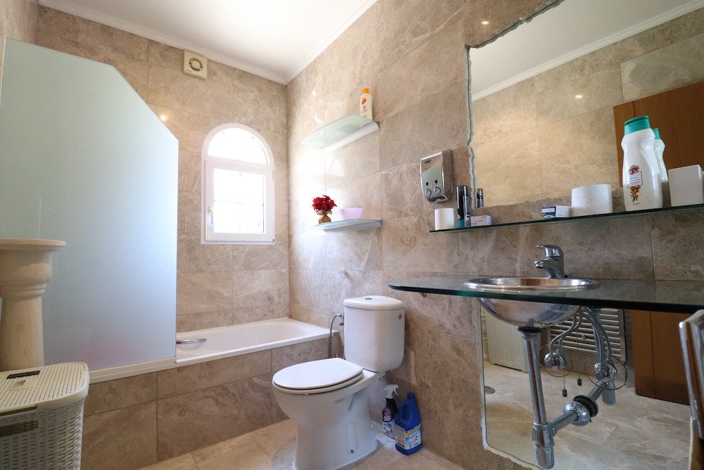 Resale - 3 Bedroom 2 Bathroom Villa in Orihuela Costa - Las Ramblas - Alicante Resale - 3 Bedroom 2 Bathroom Villa in Orihuela Costa - Las Ramblas - Alicante