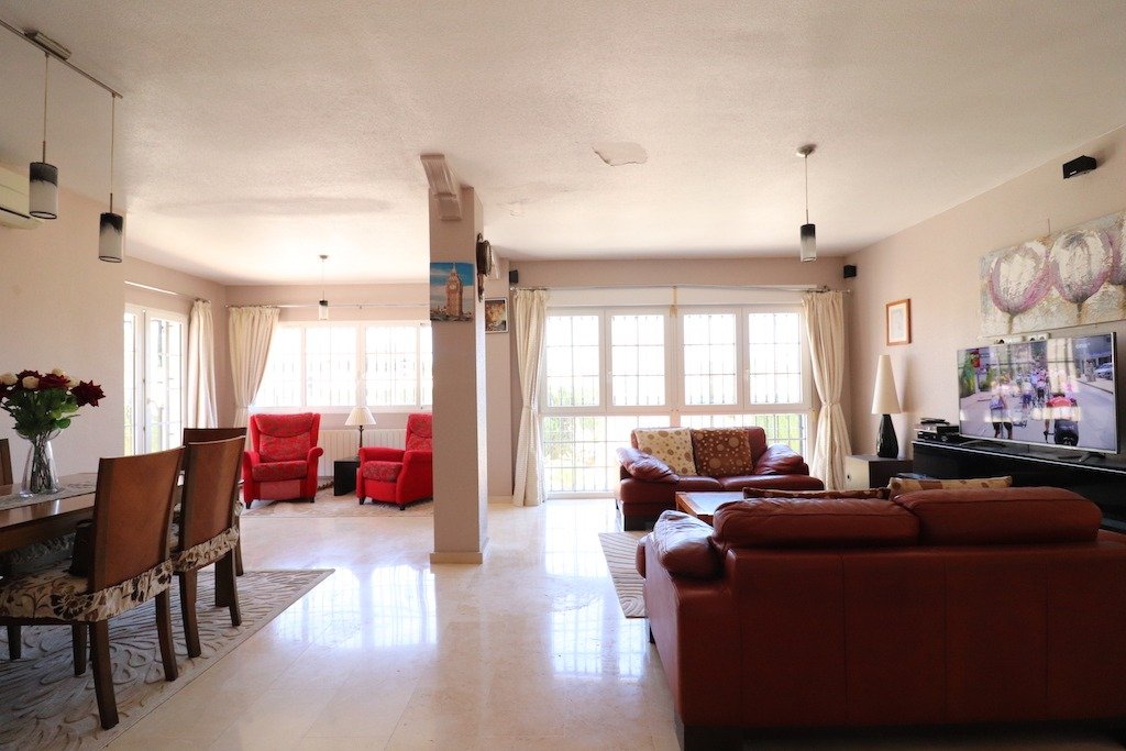 Resale - 3 Bedroom 2 Bathroom Villa in Orihuela Costa - Las Ramblas - Alicante Resale - 3 Bedroom 2 Bathroom Villa in Orihuela Costa - Las Ramblas - Alicante