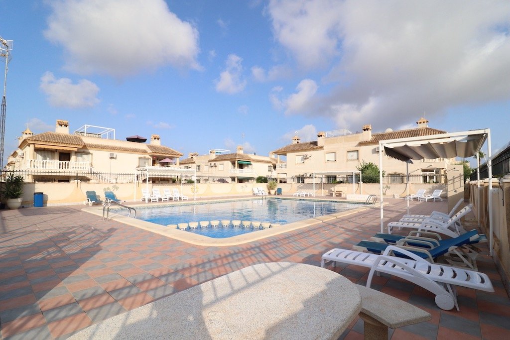 Resale - 2 Bedroom 1 Bathroom Bungalow in Orihuela Costa - PAU 8 - Alicante Resale - 2 Bedroom 1 Bathroom Bungalow in Orihuela Costa - PAU 8 - Alicante