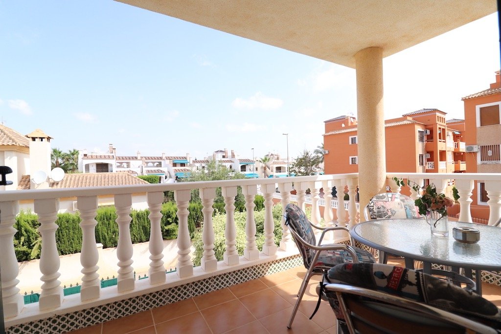Resale - 2 Bedroom 1 Bathroom Bungalow in Orihuela Costa - PAU 8 - Alicante Resale - 2 Bedroom 1 Bathroom Bungalow in Orihuela Costa - PAU 8 - Alicante