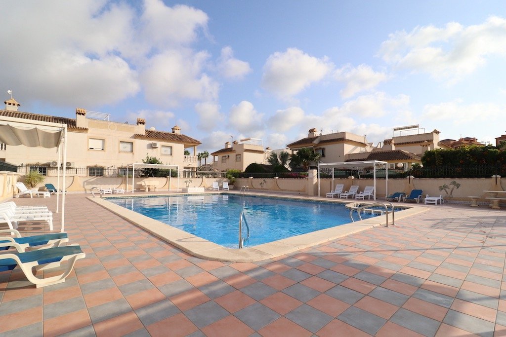 Resale - 2 Bedroom 1 Bathroom Bungalow in Orihuela Costa - PAU 8 - Alicante Resale - 2 Bedroom 1 Bathroom Bungalow in Orihuela Costa - PAU 8 - Alicante