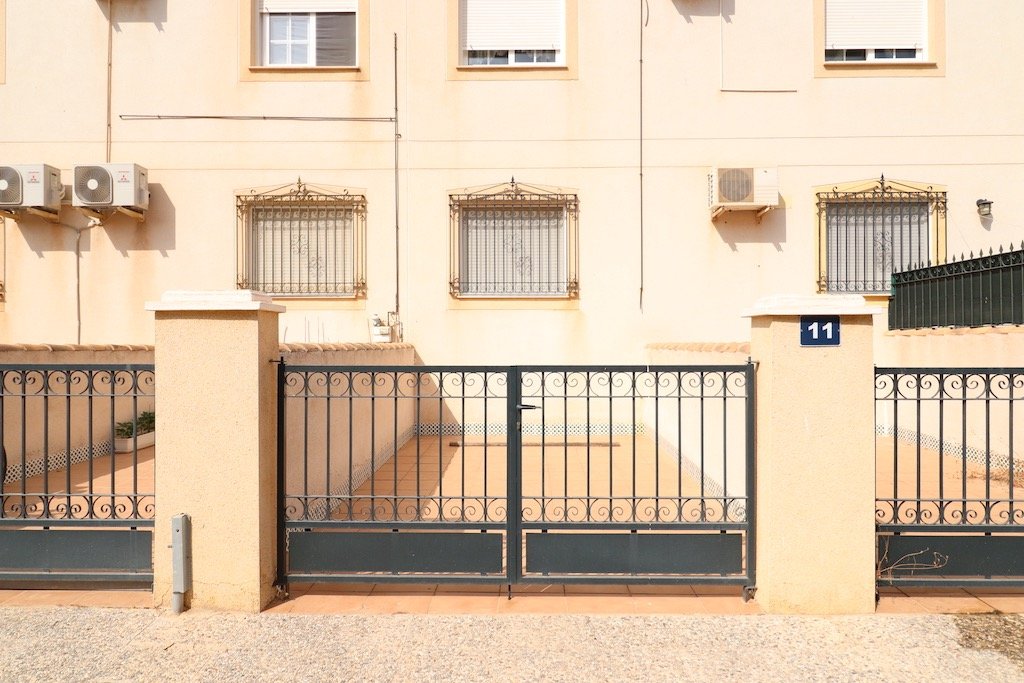 Resale - 2 Bedroom 1 Bathroom Bungalow in Orihuela Costa - PAU 8 - Alicante Resale - 2 Bedroom 1 Bathroom Bungalow in Orihuela Costa - PAU 8 - Alicante