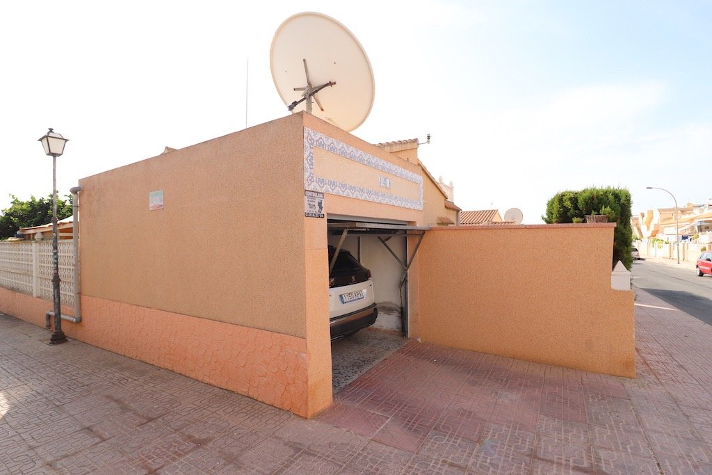 Resale - 3 Bedroom 1 Bathroom Villa in Orihuela Costa - La Florida - Alicante Resale - 3 Bedroom 1 Bathroom Villa in Orihuela Costa - La Florida - Alicante