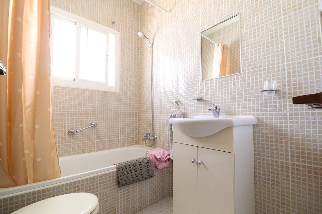 Resale - 4 Bedroom 2 Bathroom Villa in Torrevieja - El chaparral - Alicante Resale - 4 Bedroom 2 Bathroom Villa in Torrevieja - El chaparral - Alicante