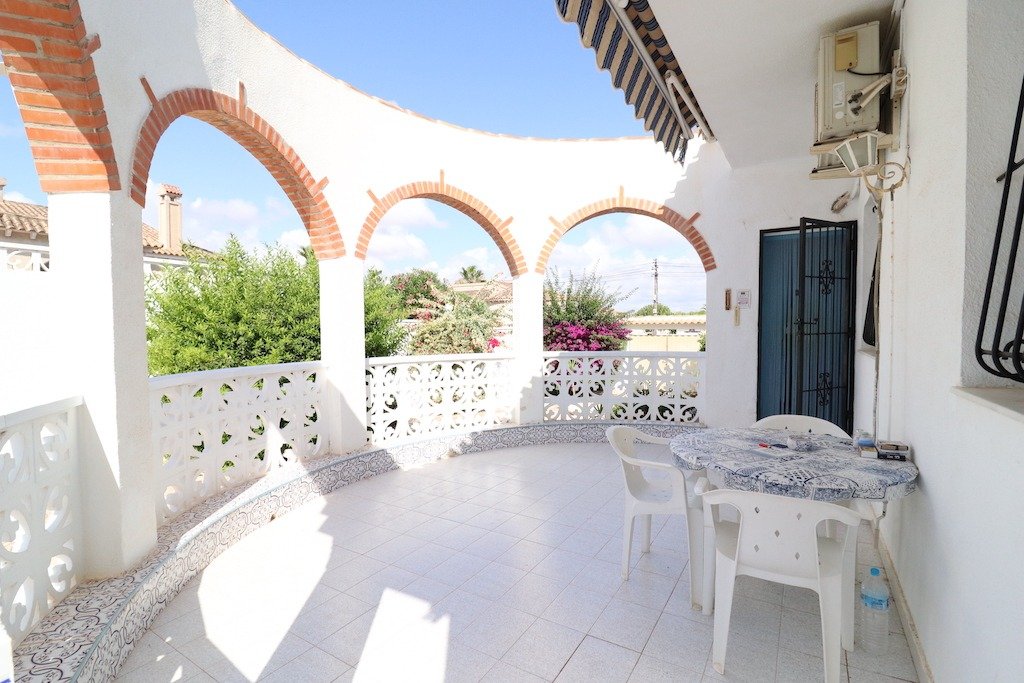 Resale - 4 Bedroom 2 Bathroom Villa in Torrevieja - El chaparral - Alicante Resale - 4 Bedroom 2 Bathroom Villa in Torrevieja - El chaparral - Alicante