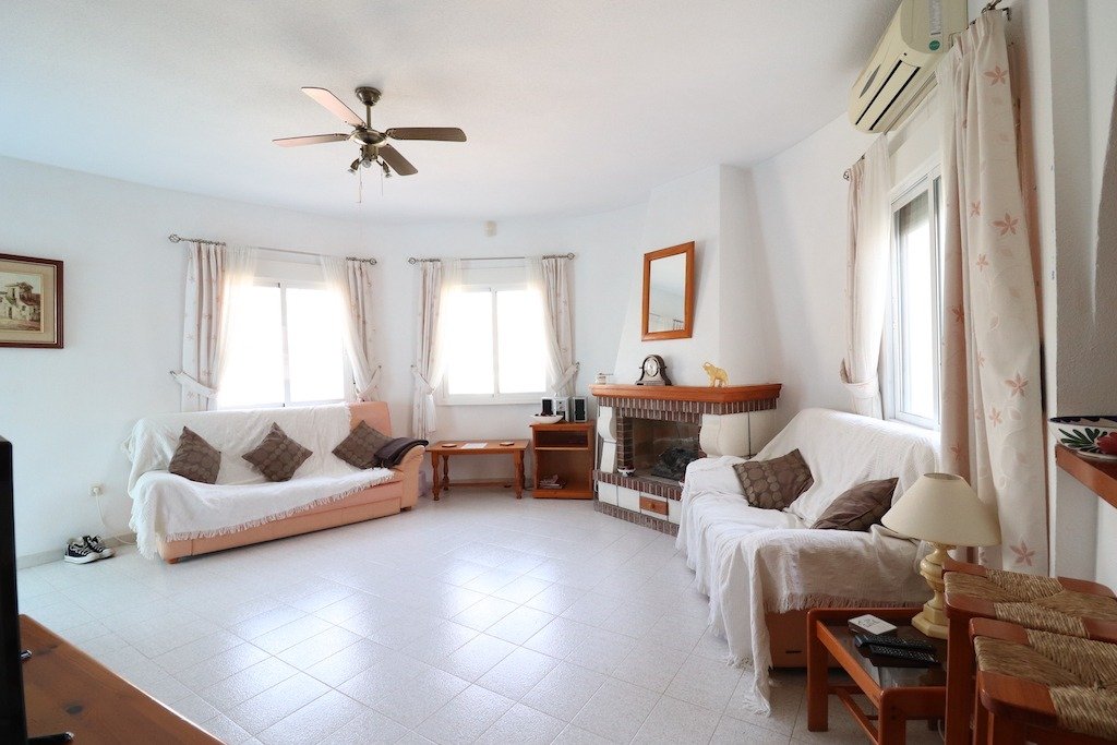 Resale - 4 Bedroom 2 Bathroom Villa in Torrevieja - El chaparral - Alicante Resale - 4 Bedroom 2 Bathroom Villa in Torrevieja - El chaparral - Alicante