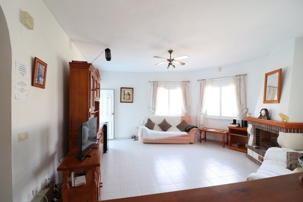 Resale - 4 Bedroom 2 Bathroom Villa in Torrevieja - El chaparral - Alicante Resale - 4 Bedroom 2 Bathroom Villa in Torrevieja - El chaparral - Alicante