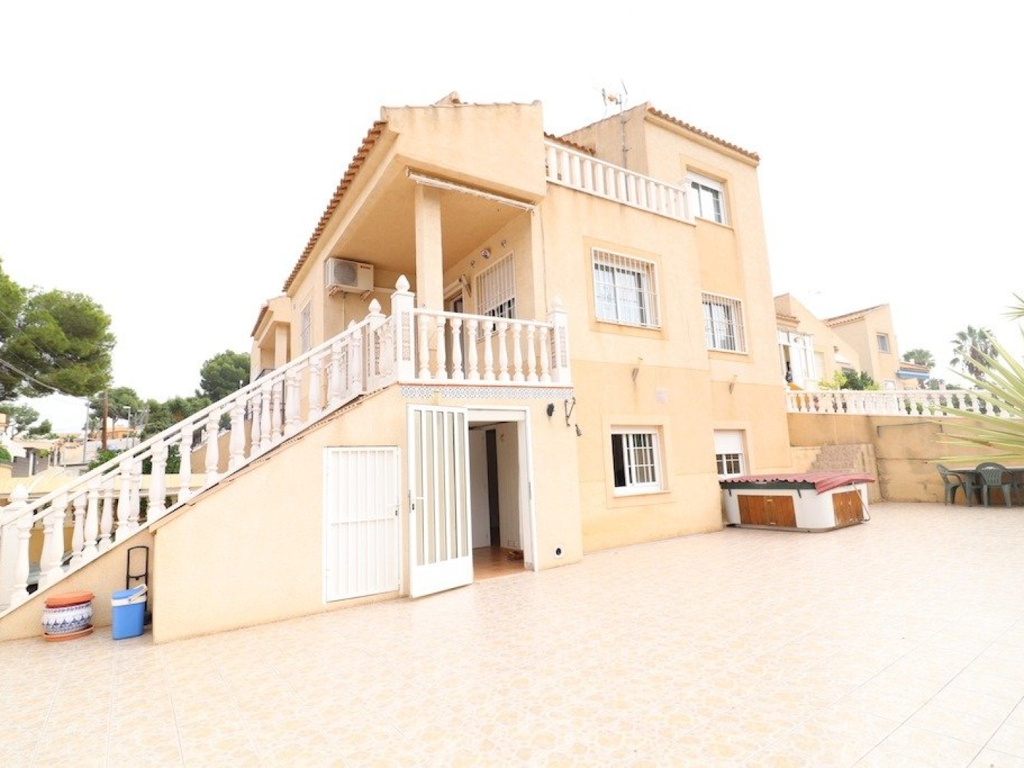 3 Bedroom 3 Bathroom Villa in Orihuela Costa