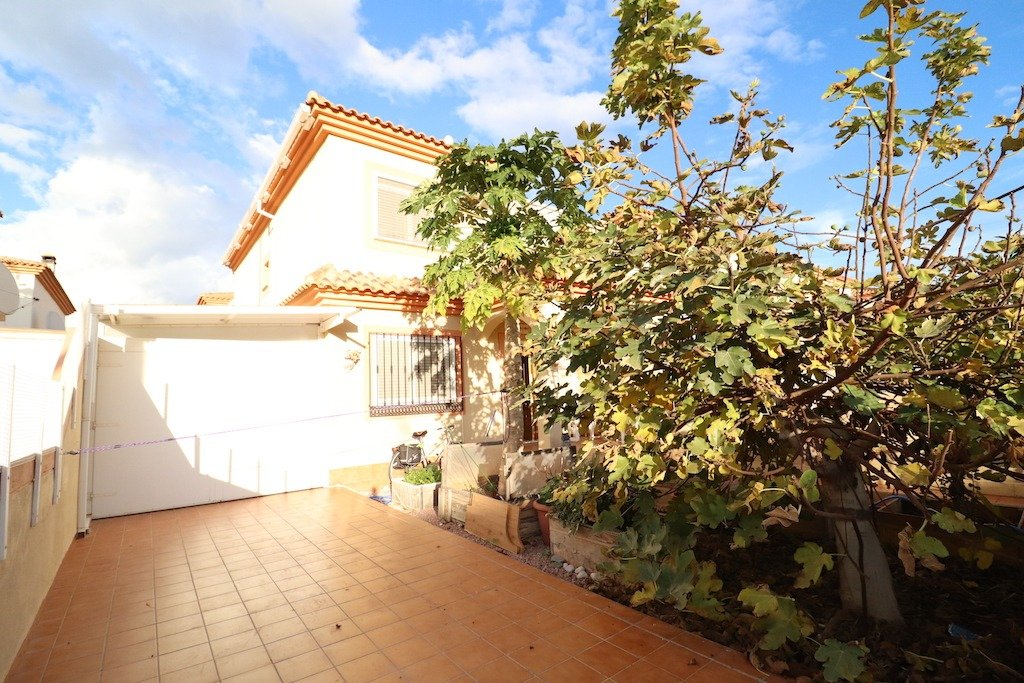 Resale - 4 Bedroom 2 Bathroom Villa in Pilar de la Horadada - La Torre de la Horadada - Alicante Resale - 4 Bedroom 2 Bathroom Villa in Pilar de la Horadada - La Torre de la Horadada - Alicante