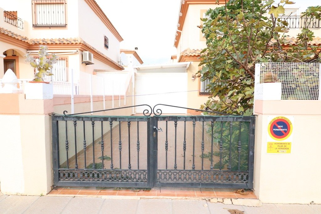 Resale - 4 Bedroom 2 Bathroom Villa in Pilar de la Horadada - La Torre de la Horadada - Alicante Resale - 4 Bedroom 2 Bathroom Villa in Pilar de la Horadada - La Torre de la Horadada - Alicante