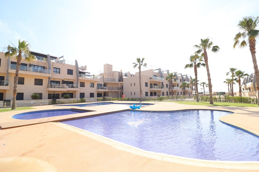 Resale - 2 Bedroom 2 Bathroom Bungalow in Pilar de la Horadada - Mil Palmeras - Alicante Resale - 2 Bedroom 2 Bathroom Bungalow in Pilar de la Horadada - Mil Palmeras - Alicante