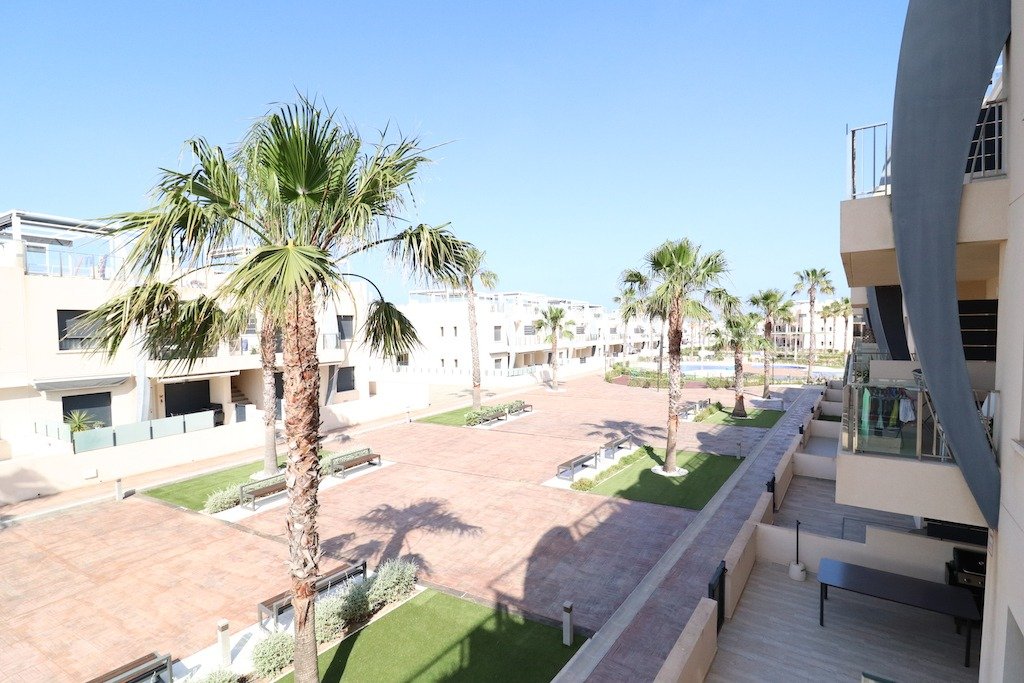 Resale - 2 Bedroom 2 Bathroom Bungalow in Pilar de la Horadada - Mil Palmeras - Alicante Resale - 2 Bedroom 2 Bathroom Bungalow in Pilar de la Horadada - Mil Palmeras - Alicante