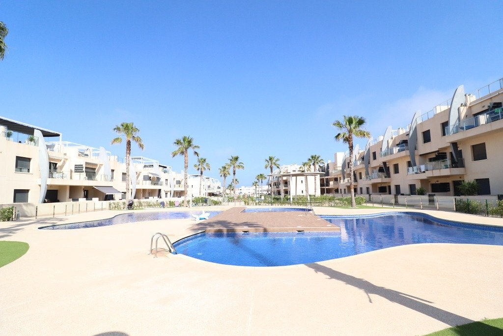 Resale - 2 Bedroom 2 Bathroom Bungalow in Pilar de la Horadada - Mil Palmeras - Alicante Resale - 2 Bedroom 2 Bathroom Bungalow in Pilar de la Horadada - Mil Palmeras - Alicante