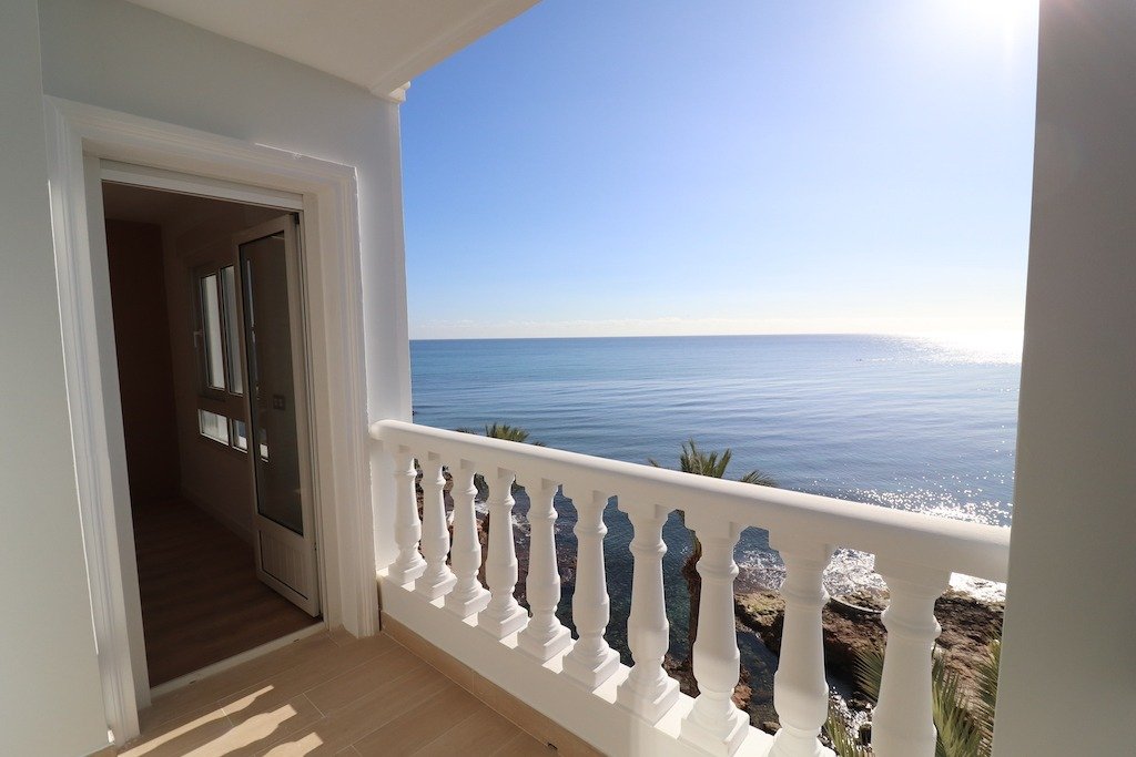 Resale - 3 Bedroom 2 Bathroom Apartment in Torrevieja - Paseo maritimo - Alicante Resale - 3 Bedroom 2 Bathroom Apartment in Torrevieja - Paseo maritimo - Alicante