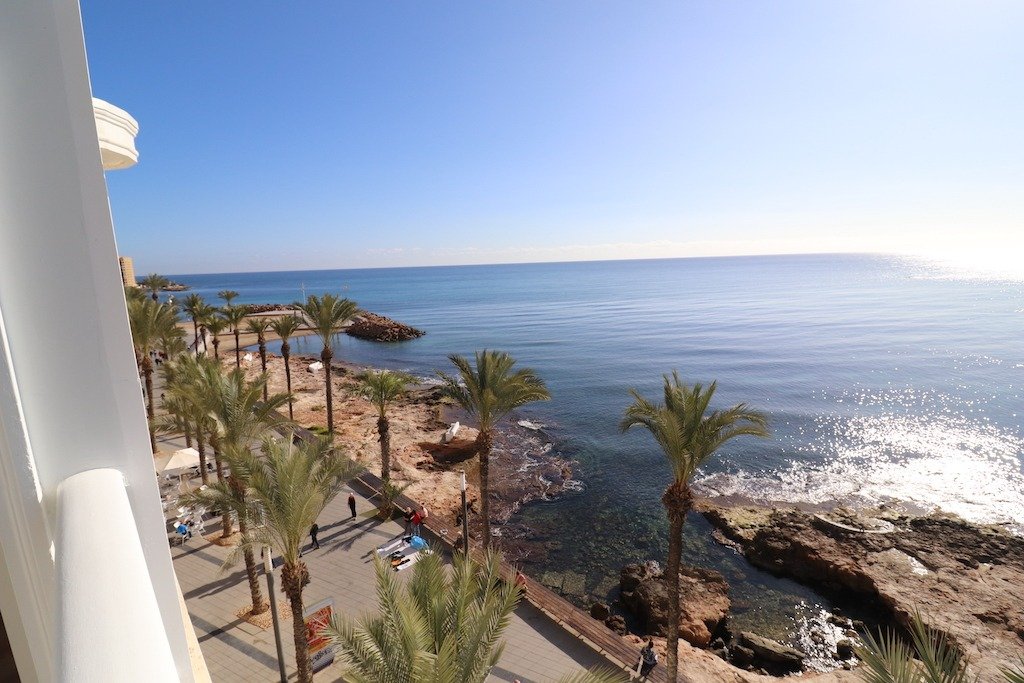 Resale - 3 Bedroom 2 Bathroom Apartment in Torrevieja - Paseo maritimo - Alicante Resale - 3 Bedroom 2 Bathroom Apartment in Torrevieja - Paseo maritimo - Alicante