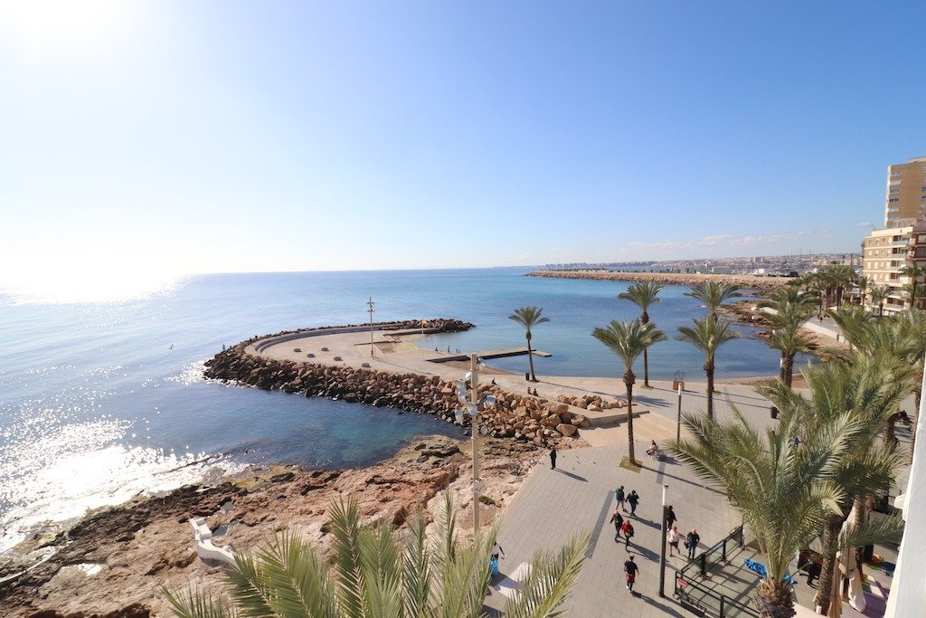 Resale - 3 Bedroom 2 Bathroom Apartment in Torrevieja - Paseo maritimo - Alicante Resale - 3 Bedroom 2 Bathroom Apartment in Torrevieja - Paseo maritimo - Alicante