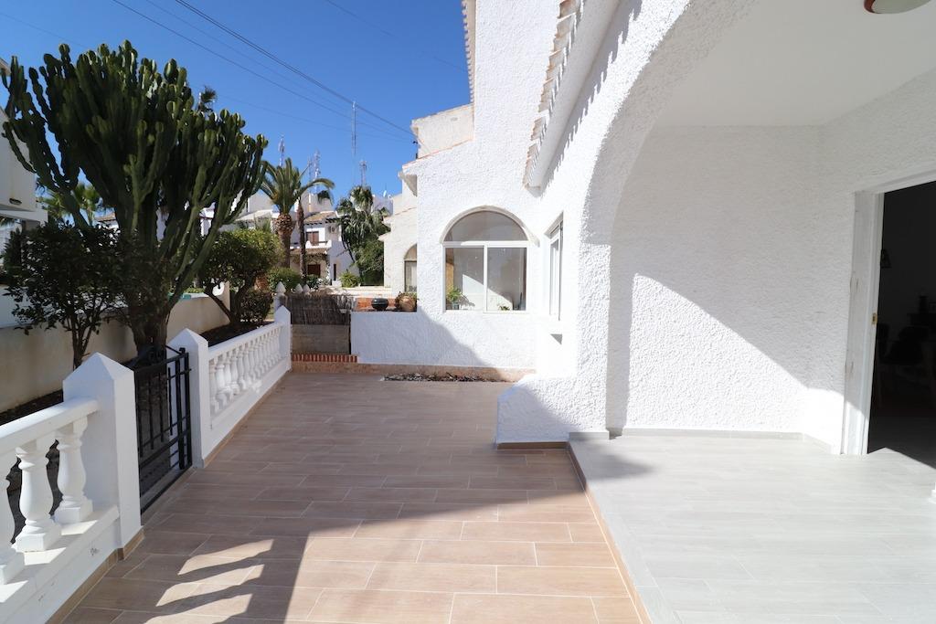 Resale - 3 Bedroom 2 Bathroom Terraced house in Orihuela Costa - Villamartin - Alicante Resale - 3 Bedroom 2 Bathroom Terraced house in Orihuela Costa - Villamartin - Alicante