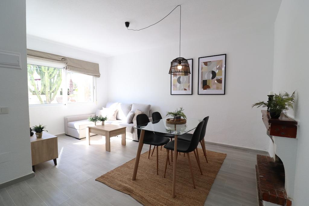 Resale - 3 Bedroom 2 Bathroom Terraced house in Orihuela Costa - Villamartin - Alicante Resale - 3 Bedroom 2 Bathroom Terraced house in Orihuela Costa - Villamartin - Alicante