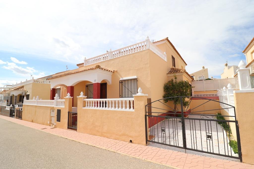Resale - 3 Bedroom 2 Bathroom Terraced house in Orihuela Costa - Playa Flamenca - Alicante Resale - 3 Bedroom 2 Bathroom Terraced house in Orihuela Costa - Playa Flamenca - Alicante