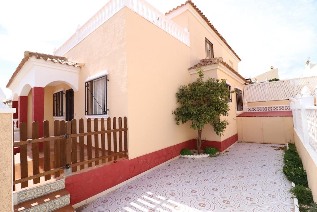 Resale - 3 Bedroom 2 Bathroom Terraced house in Orihuela Costa - Playa Flamenca - Alicante Resale - 3 Bedroom 2 Bathroom Terraced house in Orihuela Costa - Playa Flamenca - Alicante