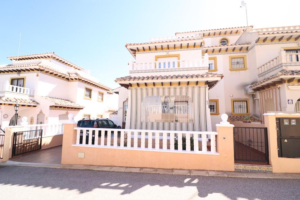 Resale - 2 Bedroom 2 Bathroom Terraced house in Orihuela Costa - Lomas de Cabo Roig - Alicante Resale - 2 Bedroom 2 Bathroom Terraced house in Orihuela Costa - Lomas de Cabo Roig - Alicante