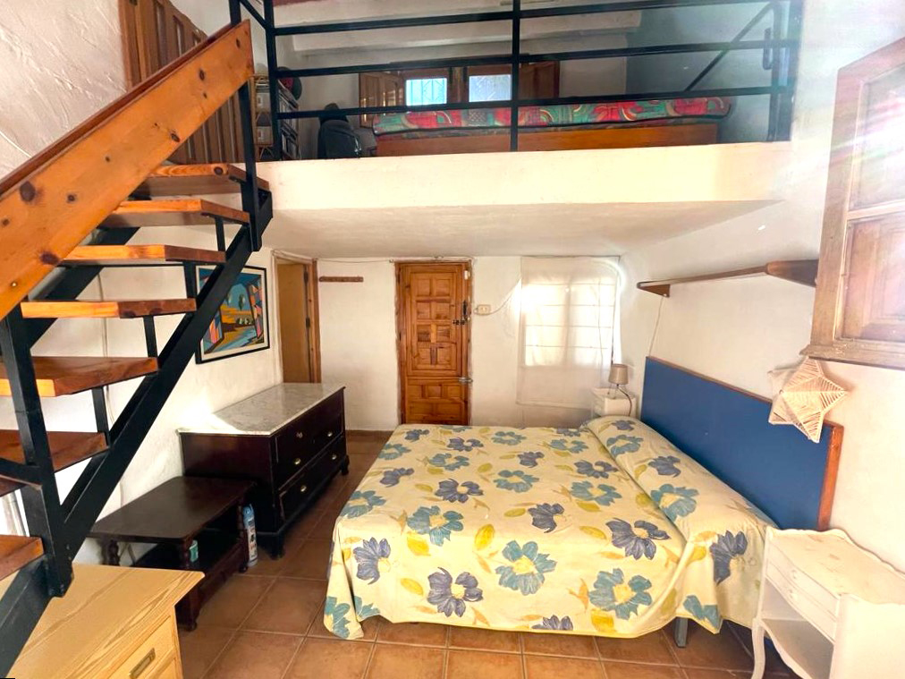 Resale - 4 Bedroom 2 Bathroom Plot in Orihuela Costa - Punta Prima - Alicante Resale - 4 Bedroom 2 Bathroom Plot in Orihuela Costa - Punta Prima - Alicante