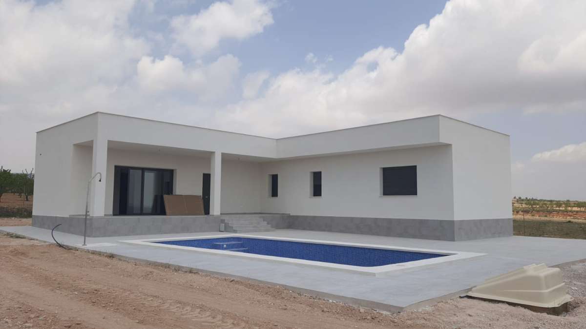 Resale - 3 Bedroom 2 Bathroom Villa in Pinoso - - Alicante Resale - 3 Bedroom 2 Bathroom Villa in Pinoso - - Alicante