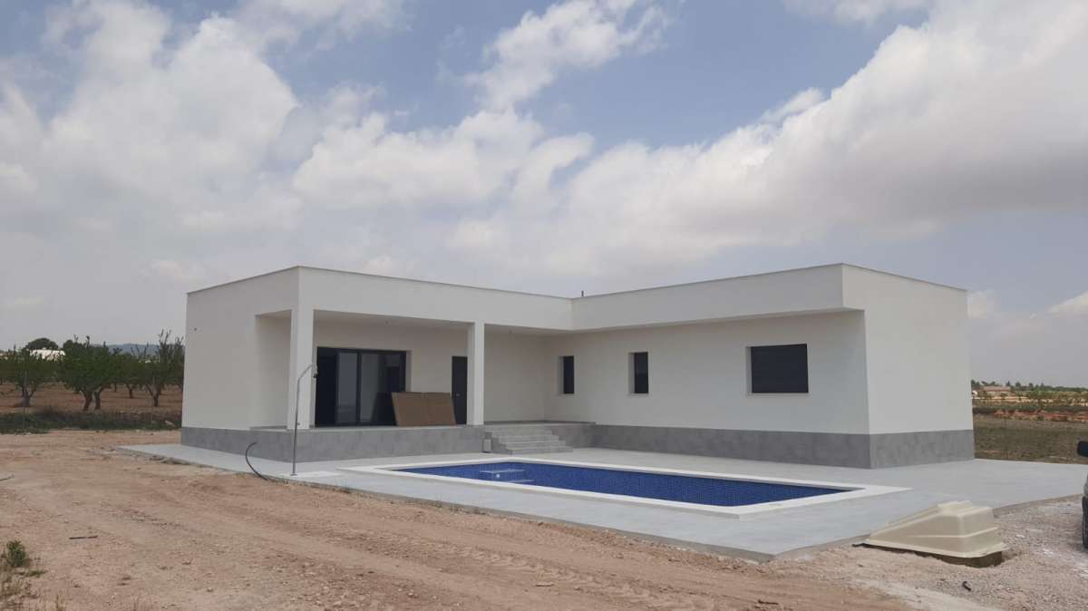 Resale - 3 Bedroom 2 Bathroom Villa in Pinoso - - Alicante Resale - 3 Bedroom 2 Bathroom Villa in Pinoso - - Alicante