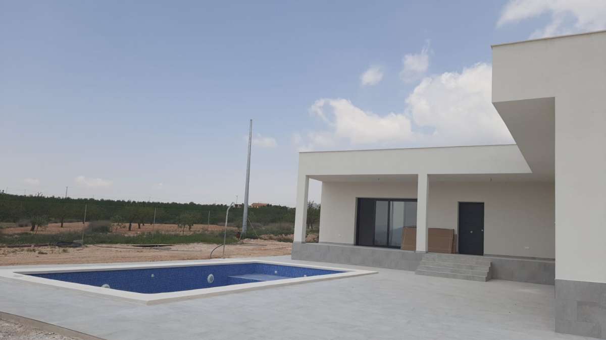 Resale - 3 Bedroom 2 Bathroom Villa in Pinoso - - Alicante Resale - 3 Bedroom 2 Bathroom Villa in Pinoso - - Alicante
