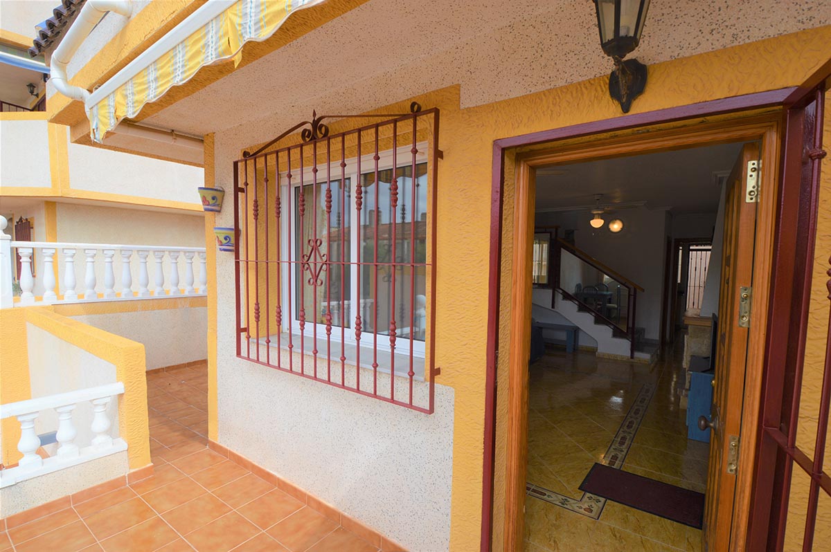 Resale - 3 Bedroom 3 Bathroom Townhouse in Orihuela Costa - Playa Flamenca - Alicante