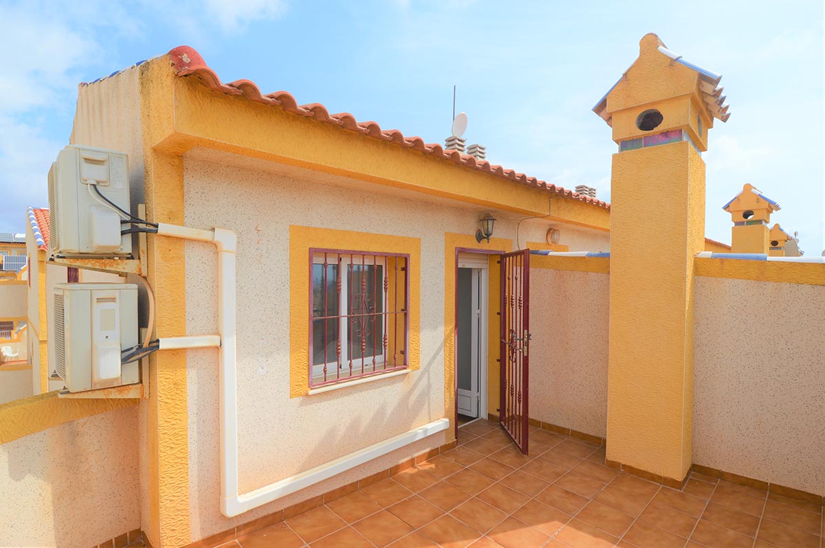 Resale - 3 Bedroom 3 Bathroom Townhouse in Orihuela Costa - Playa Flamenca - Alicante