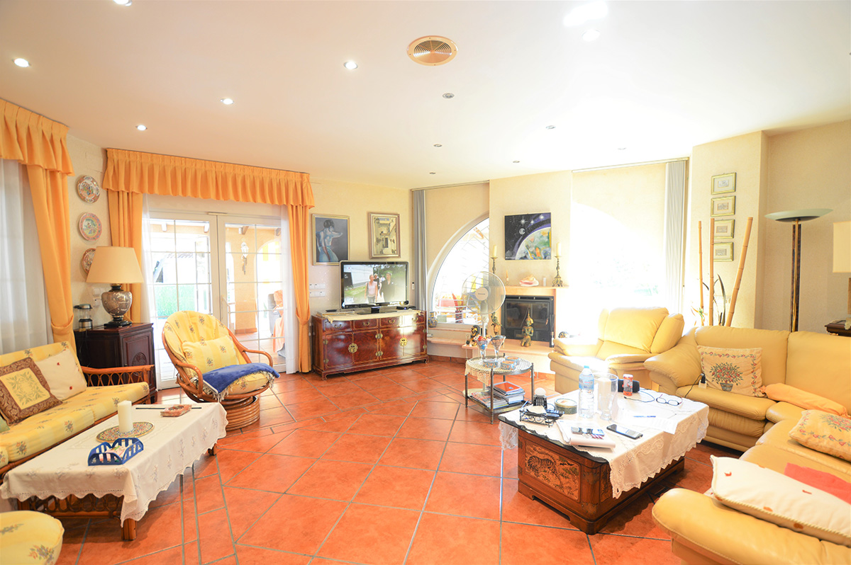 Resale - 4 Bedroom 5 Bathroom Villa in Orihuela Costa - Cabo Roig - Alicante