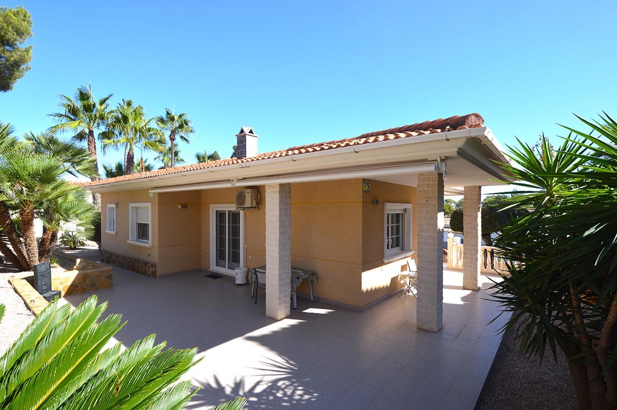 4 Bedroom 3 Bathroom Villa in Orihuela Costa