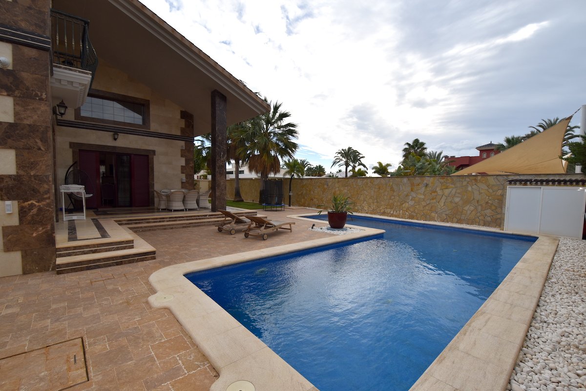 4 Bedroom 5 Bathroom Villa in Orihuela Costa