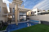 8-1550/2074, 3 Bedroom 3 Bathroom Villa in Orihuela Costa