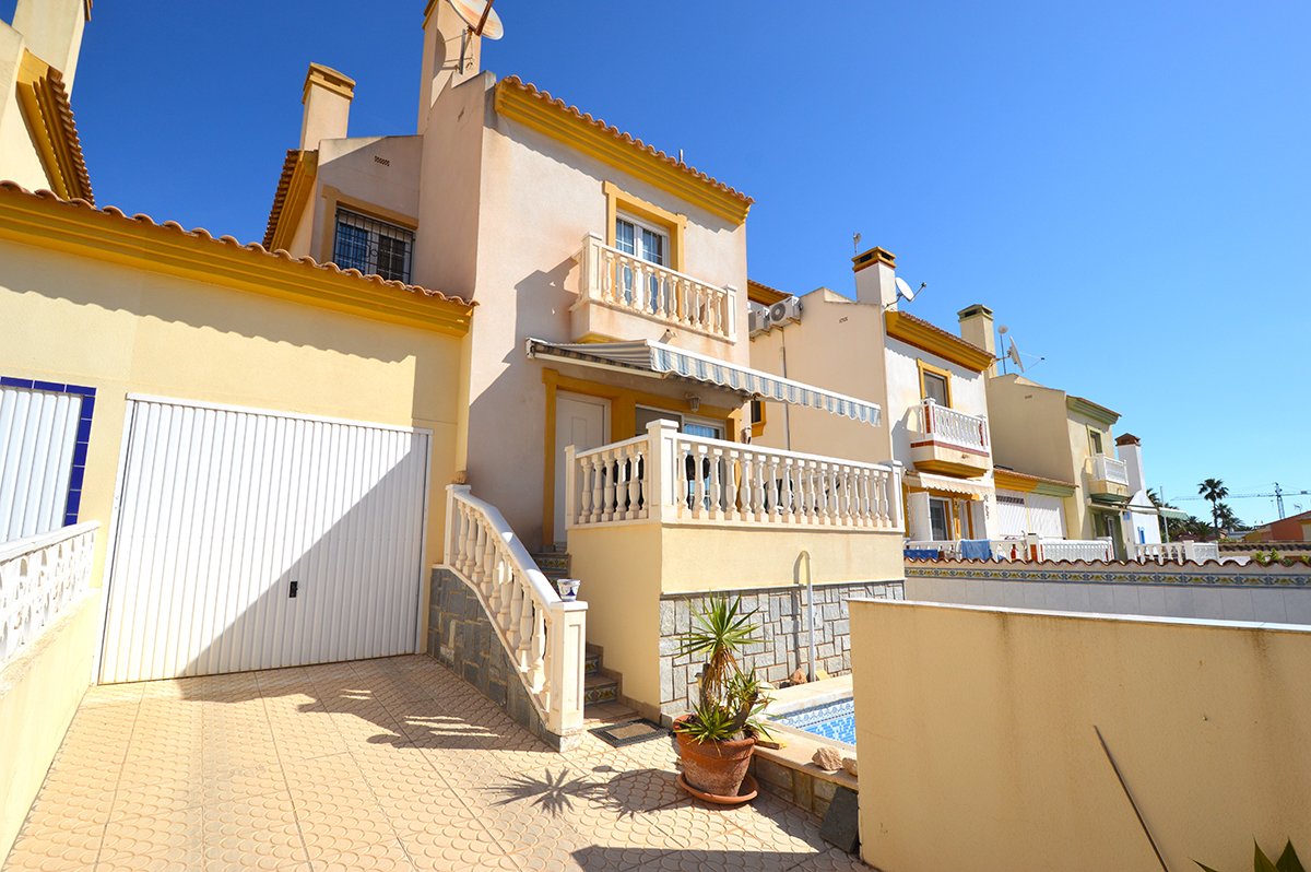 3 Bedroom 2 Bathroom Villa in Orihuela Costa