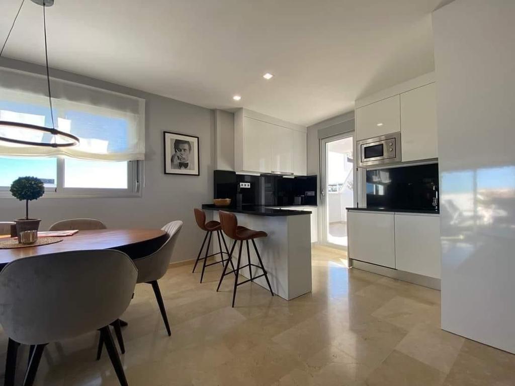 Resale - 3 Bedroom 2 Bathroom Apartment in Villamartín - - Alicante Resale - 3 Bedroom 2 Bathroom Apartment in Villamartín - - Alicante