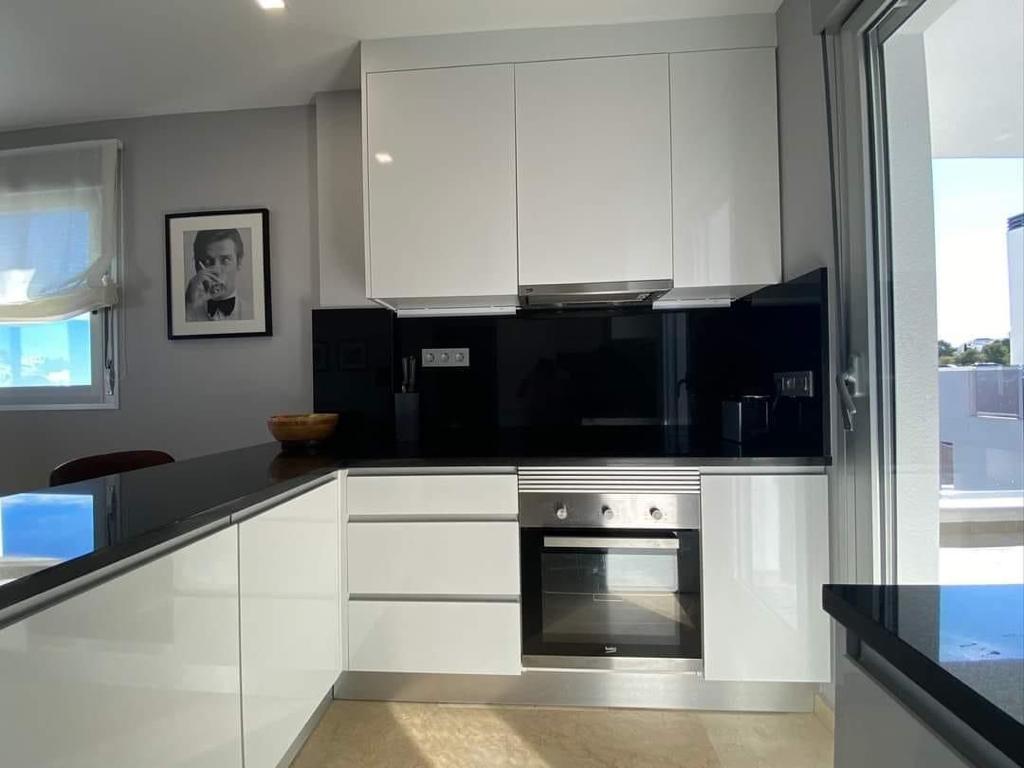 Resale - 3 Bedroom 2 Bathroom Apartment in Villamartín - - Alicante Resale - 3 Bedroom 2 Bathroom Apartment in Villamartín - - Alicante