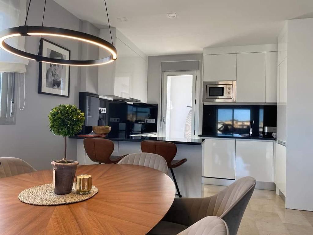 Resale - 3 Bedroom 2 Bathroom Apartment in Villamartín - - Alicante Resale - 3 Bedroom 2 Bathroom Apartment in Villamartín - - Alicante