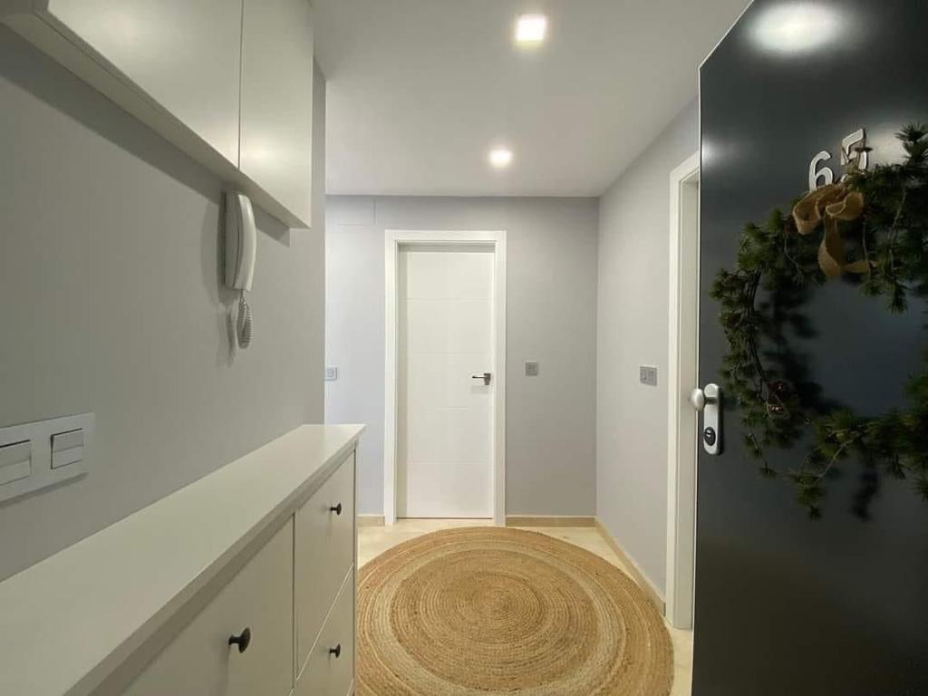 Resale - 3 Bedroom 2 Bathroom Apartment in Villamartín - - Alicante Resale - 3 Bedroom 2 Bathroom Apartment in Villamartín - - Alicante
