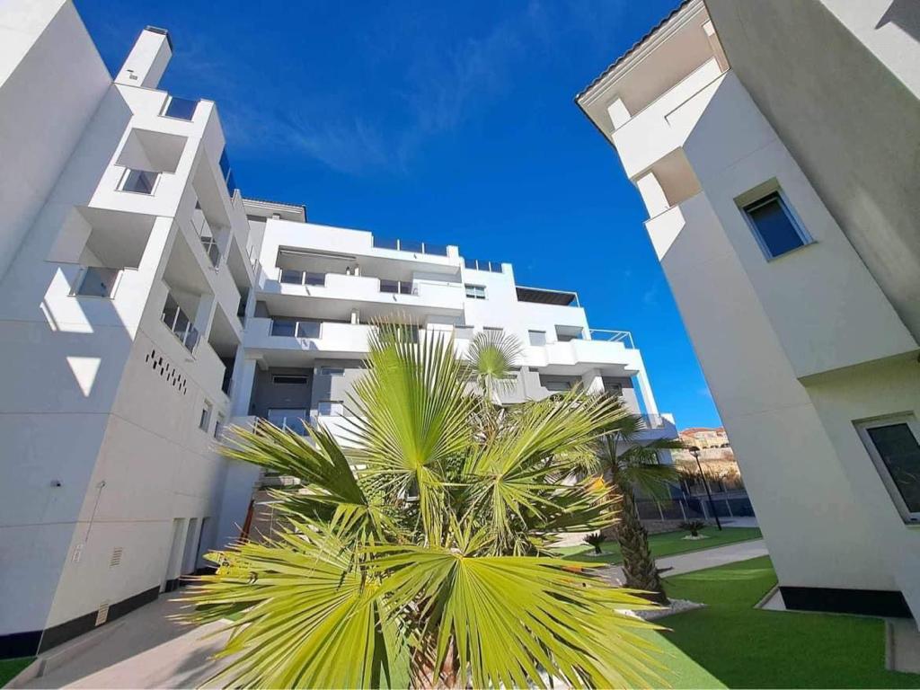 Resale - 3 Bedroom 2 Bathroom Apartment in Villamartín - - Alicante Resale - 3 Bedroom 2 Bathroom Apartment in Villamartín - - Alicante