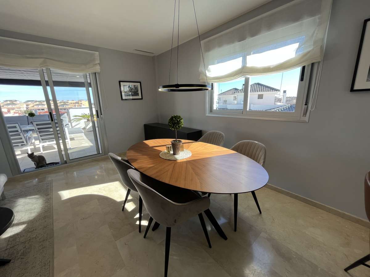 Resale - 3 Bedroom 2 Bathroom Apartment in Villamartín - - Alicante Resale - 3 Bedroom 2 Bathroom Apartment in Villamartín - - Alicante