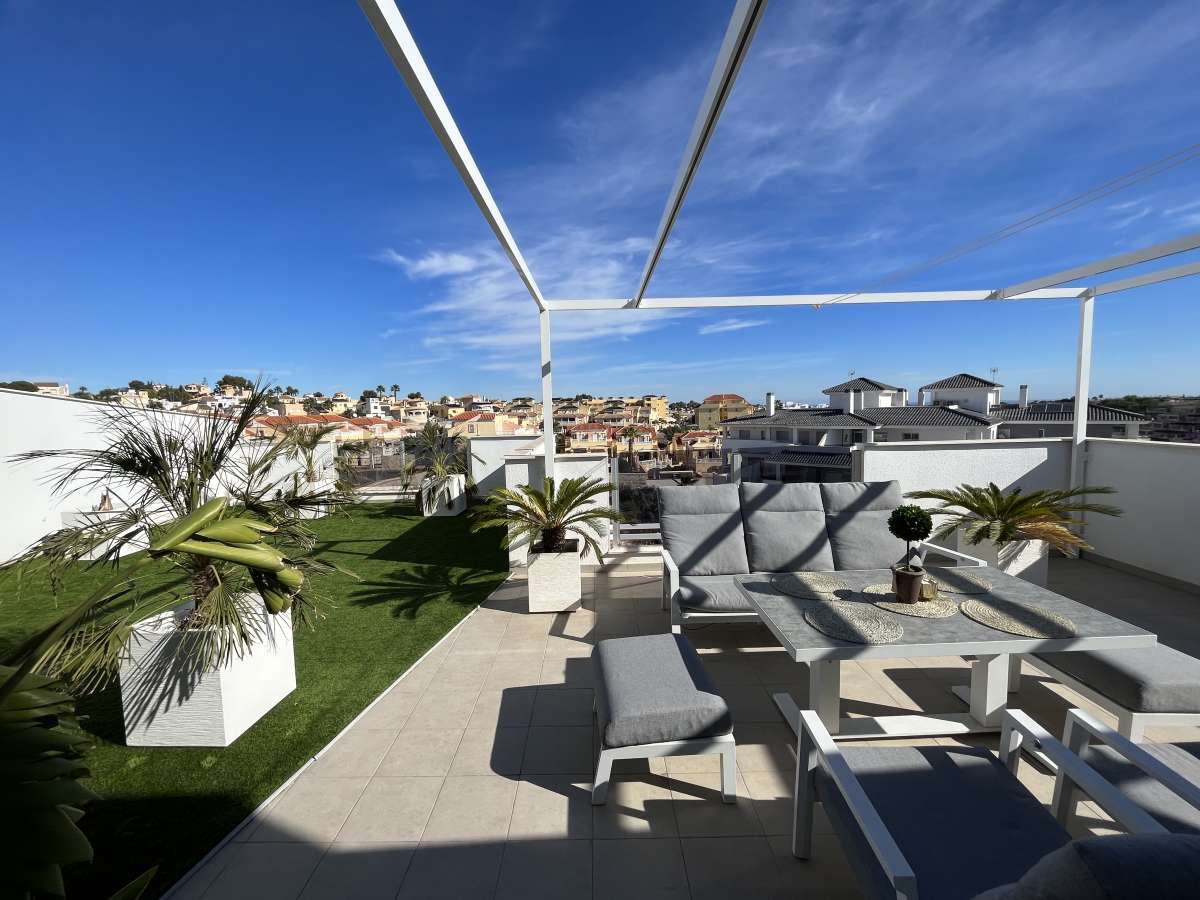 Resale - 3 Bedroom 2 Bathroom Apartment in Villamartín - - Alicante Resale - 3 Bedroom 2 Bathroom Apartment in Villamartín - - Alicante