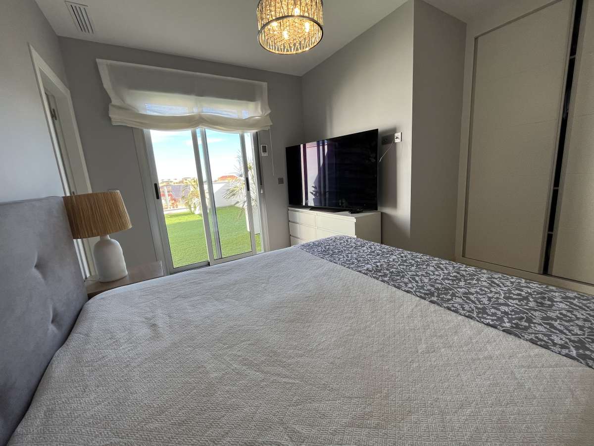 Resale - 3 Bedroom 2 Bathroom Apartment in Villamartín - - Alicante Resale - 3 Bedroom 2 Bathroom Apartment in Villamartín - - Alicante