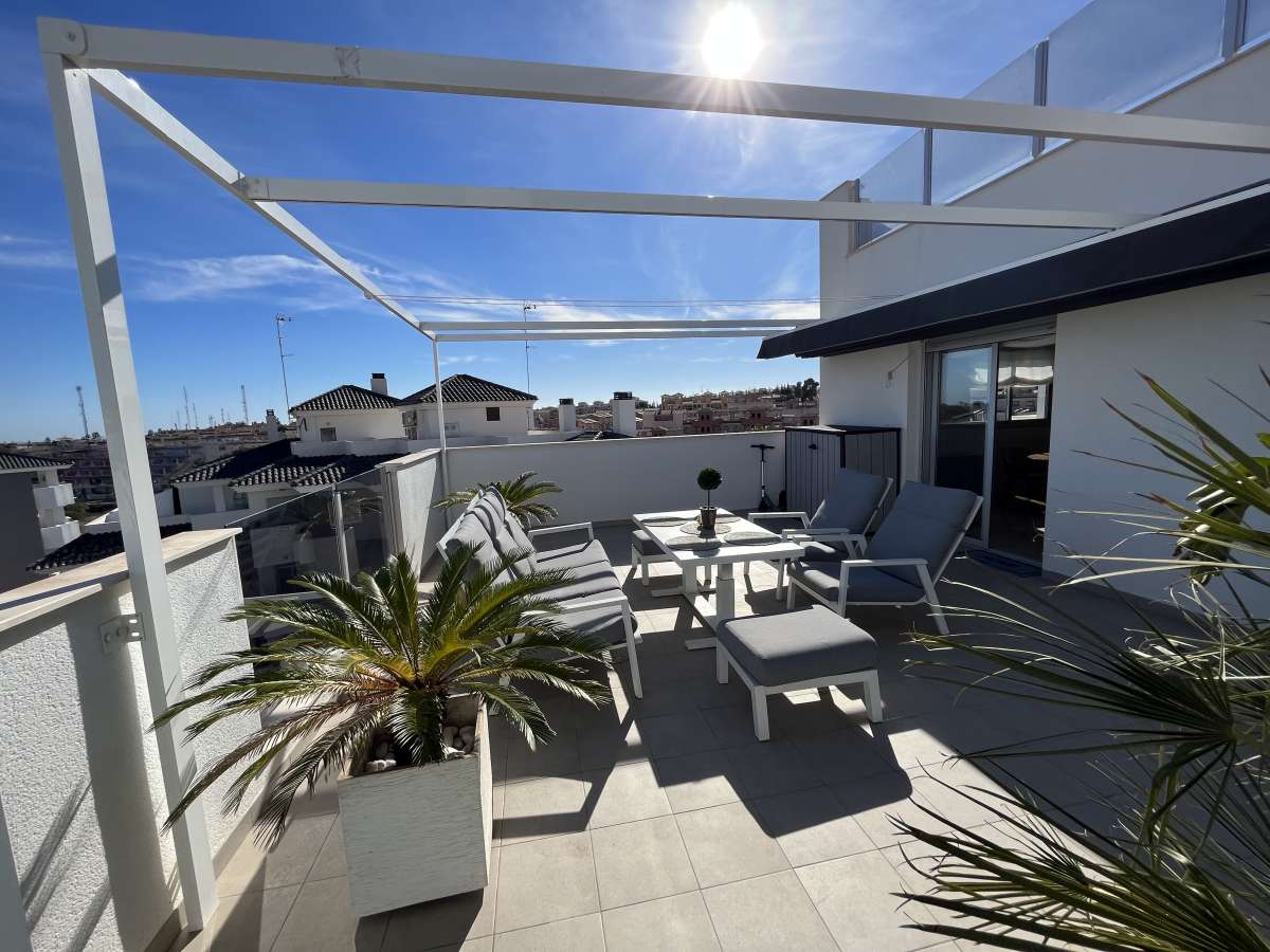 Resale - 3 Bedroom 2 Bathroom Apartment in Villamartín - - Alicante Resale - 3 Bedroom 2 Bathroom Apartment in Villamartín - - Alicante