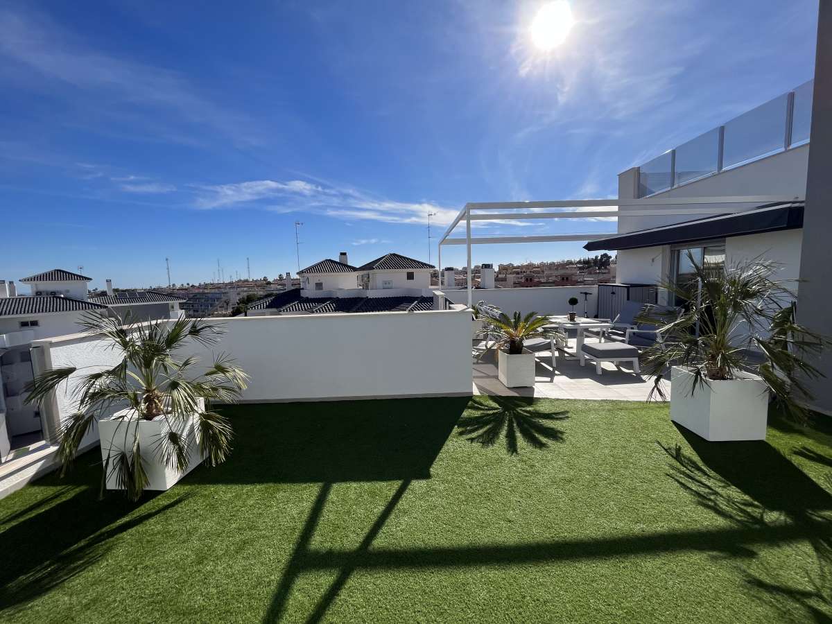 Resale - 3 Bedroom 2 Bathroom Apartment in Villamartín - - Alicante Resale - 3 Bedroom 2 Bathroom Apartment in Villamartín - - Alicante
